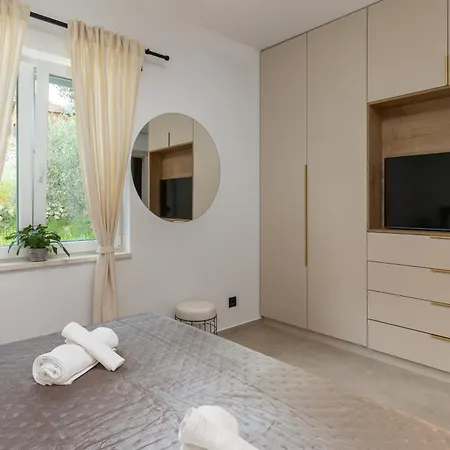 Luxury Blue Moon - New Slano