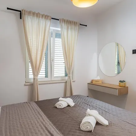 Luxury Blue Moon - New * Slano