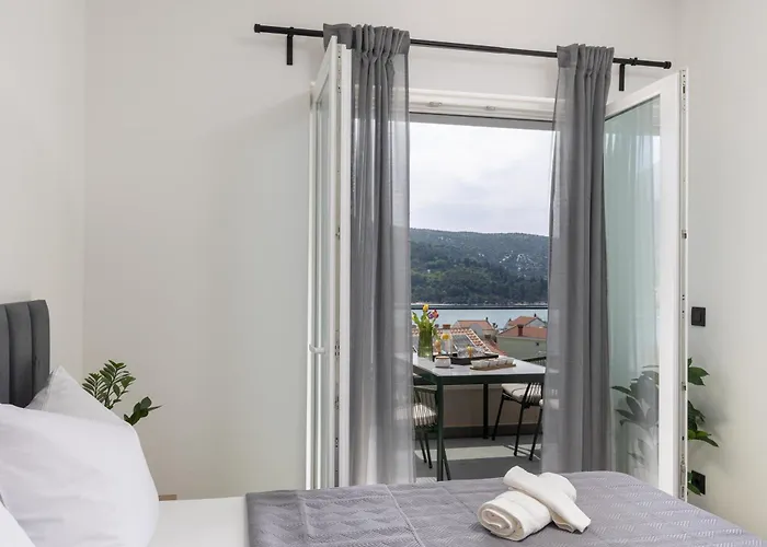 Luxury Blue Moon - New