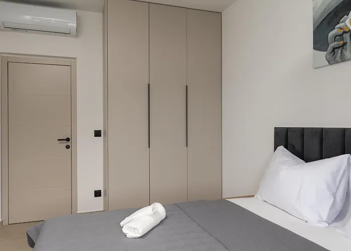 Luxury Blue Moon - New Slano