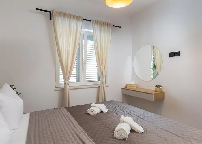 Luxury Blue Moon - New * Slano